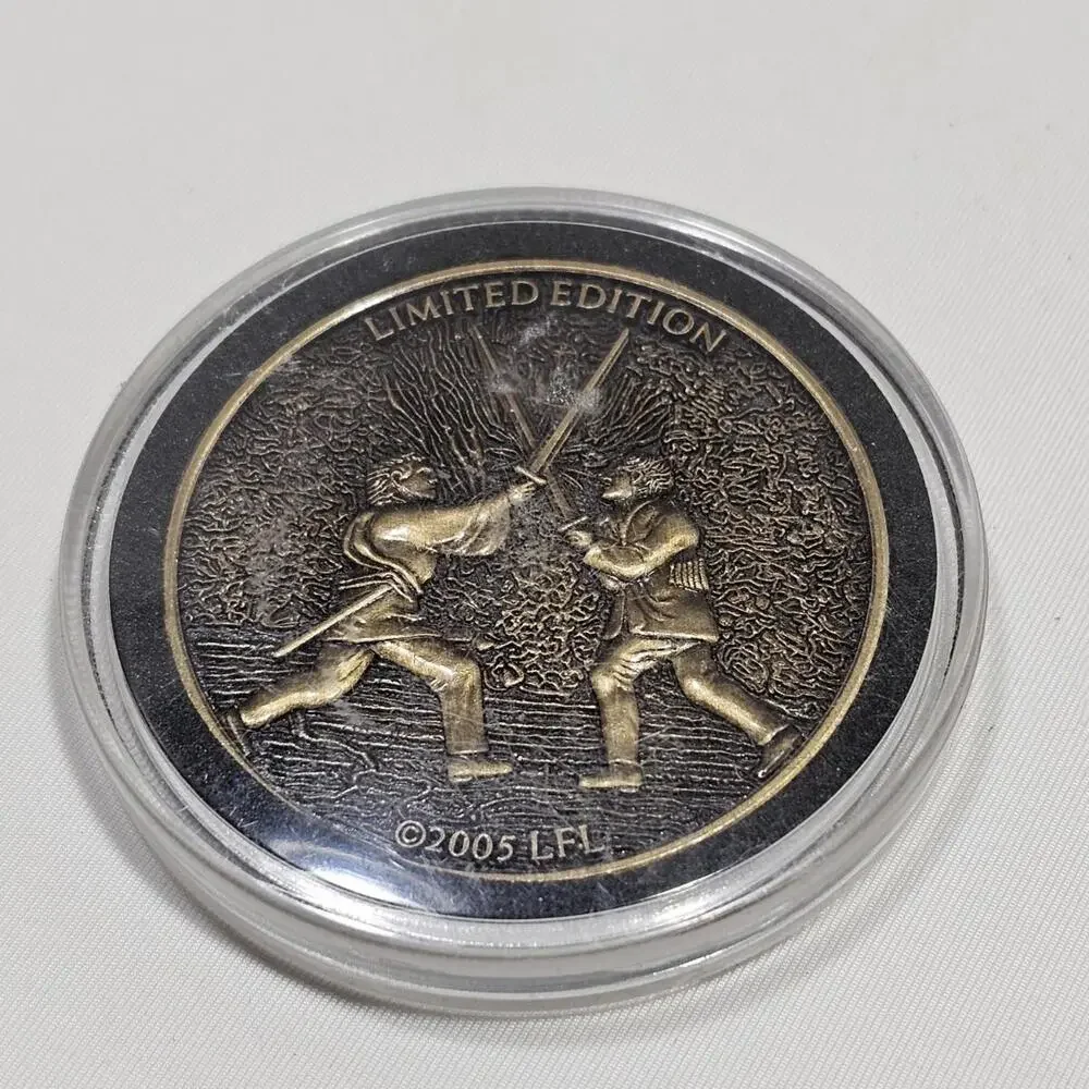 Vintage Star Wars Episode 3 Limited Edition Commemorative Coin in Case - Picture 3 of 4